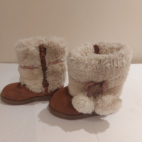 ❣️Girls fur winter boots size 6M (#385) - Picture 3 of 7